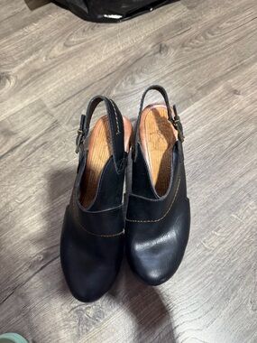 Women's Black Leather Slingback B.O.C Clogs